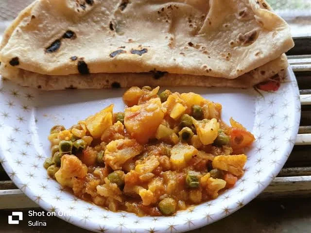 mix vegitable kurma with phulka