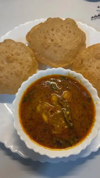 aloo dum with puri