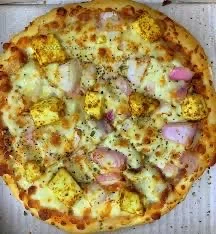 paneer and onion pizza