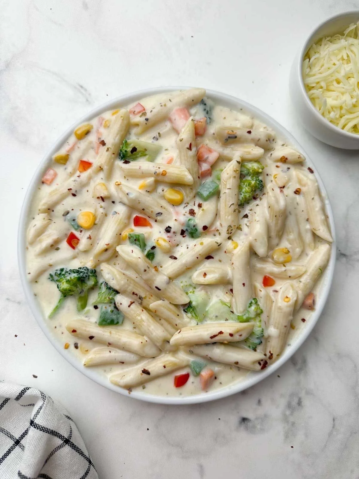 Healthy Veggie Alfredo Penne pasta