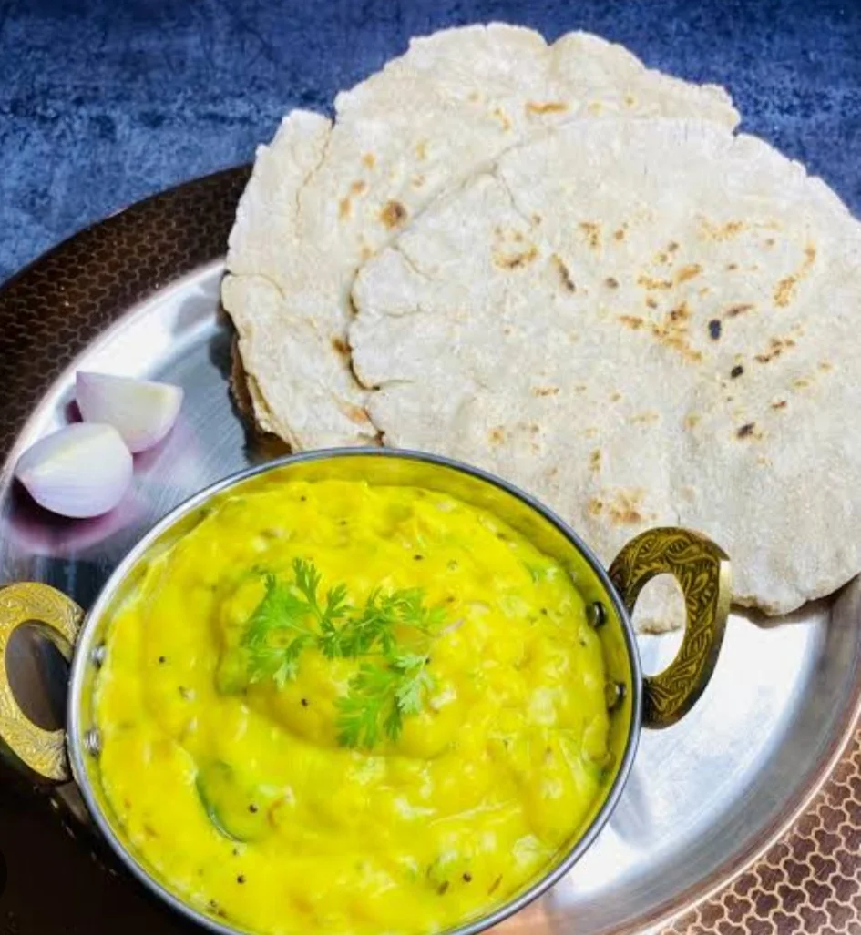 Jowar Bhakri with Homemade Pithla