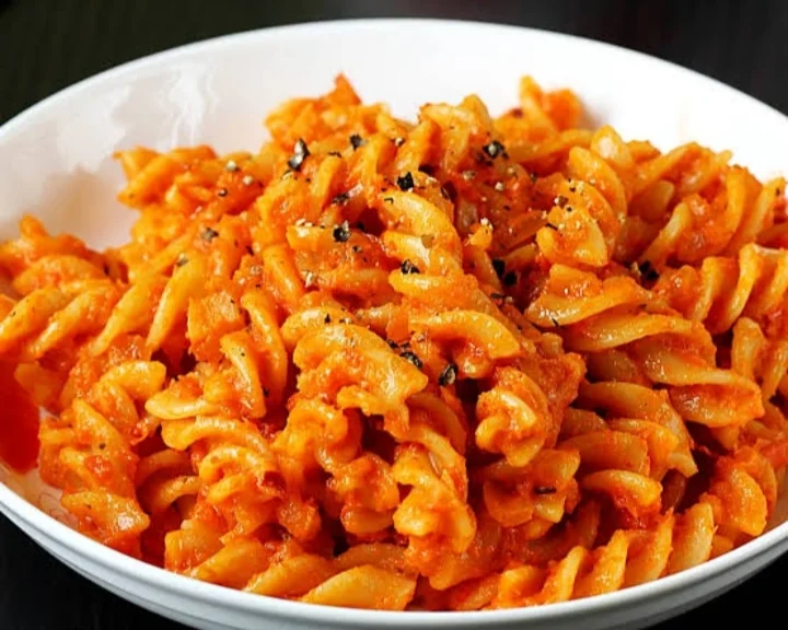 Cheesy White Sauce Pasta