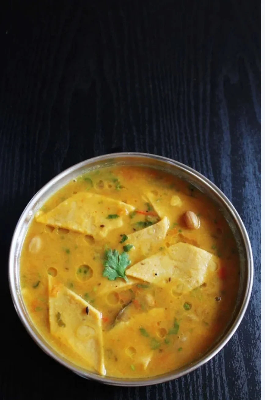 Dal dhokli Chakolya